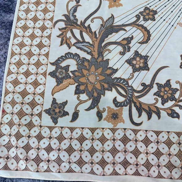 Gorgeous 35 Inch Square Scarf - Picture 4 of 15